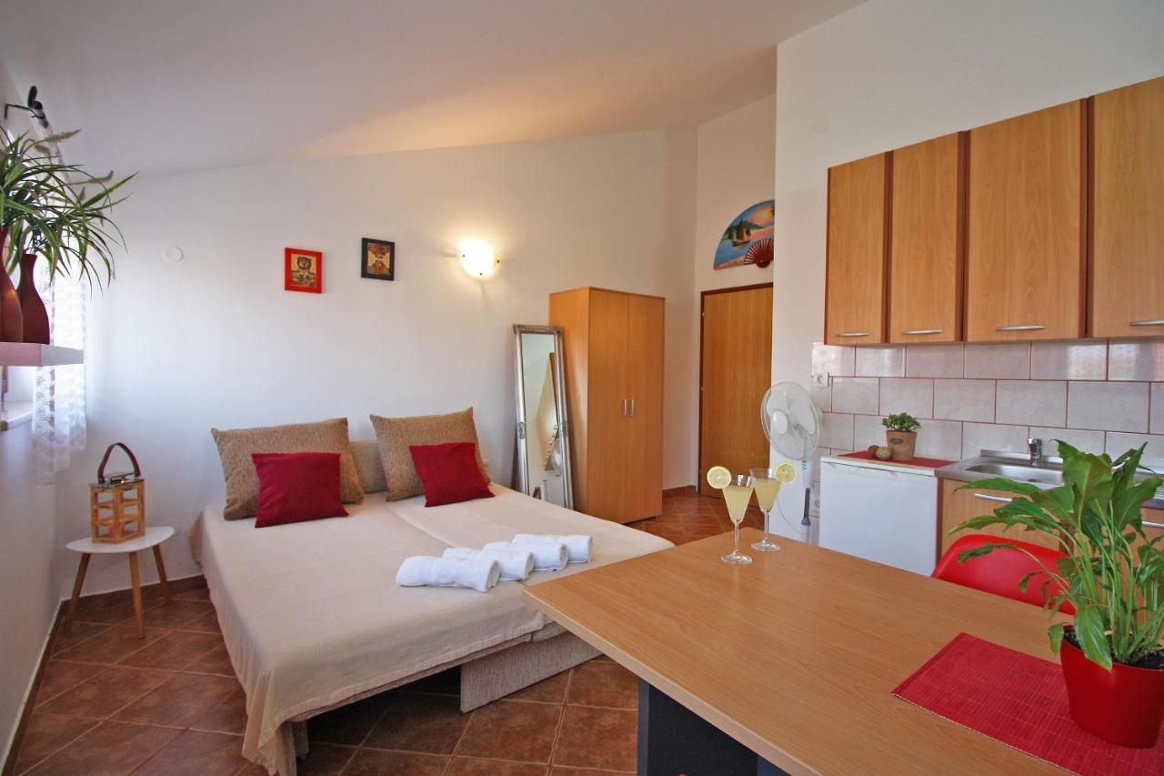 Brijunisol - 3 Apartments Top Position Near The Beautiful Beach Fažana エクステリア 写真