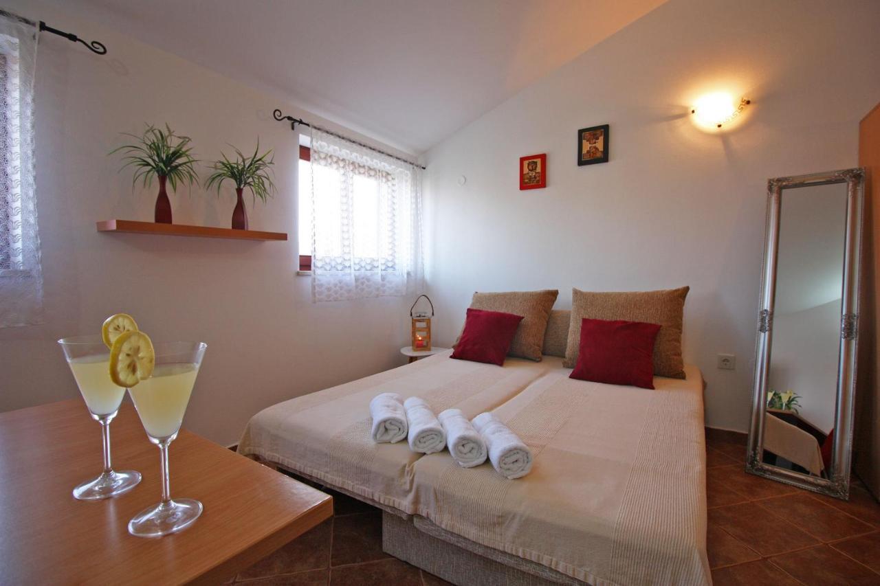 Brijunisol - 3 Apartments Top Position Near The Beautiful Beach Fažana エクステリア 写真