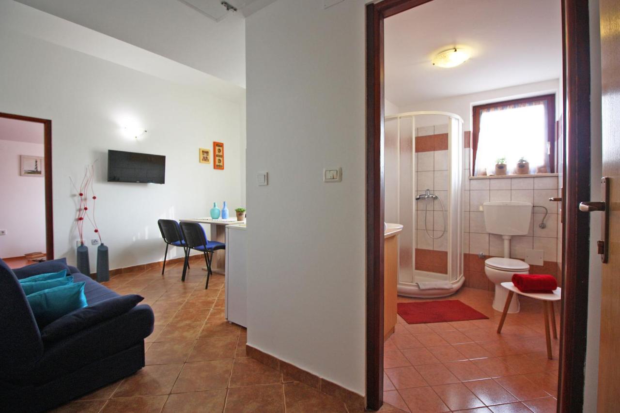 Brijunisol - 3 Apartments Top Position Near The Beautiful Beach Fažana エクステリア 写真