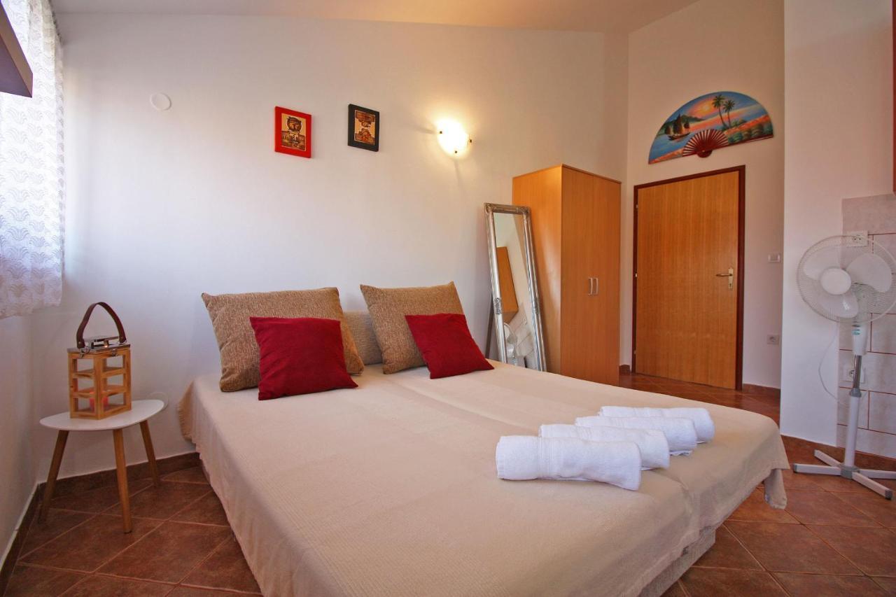 Brijunisol - 3 Apartments Top Position Near The Beautiful Beach Fažana エクステリア 写真