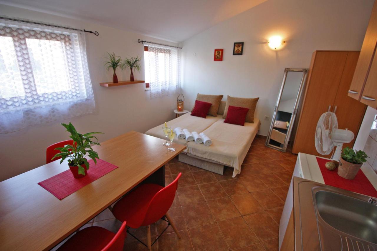 Brijunisol - 3 Apartments Top Position Near The Beautiful Beach Fažana エクステリア 写真