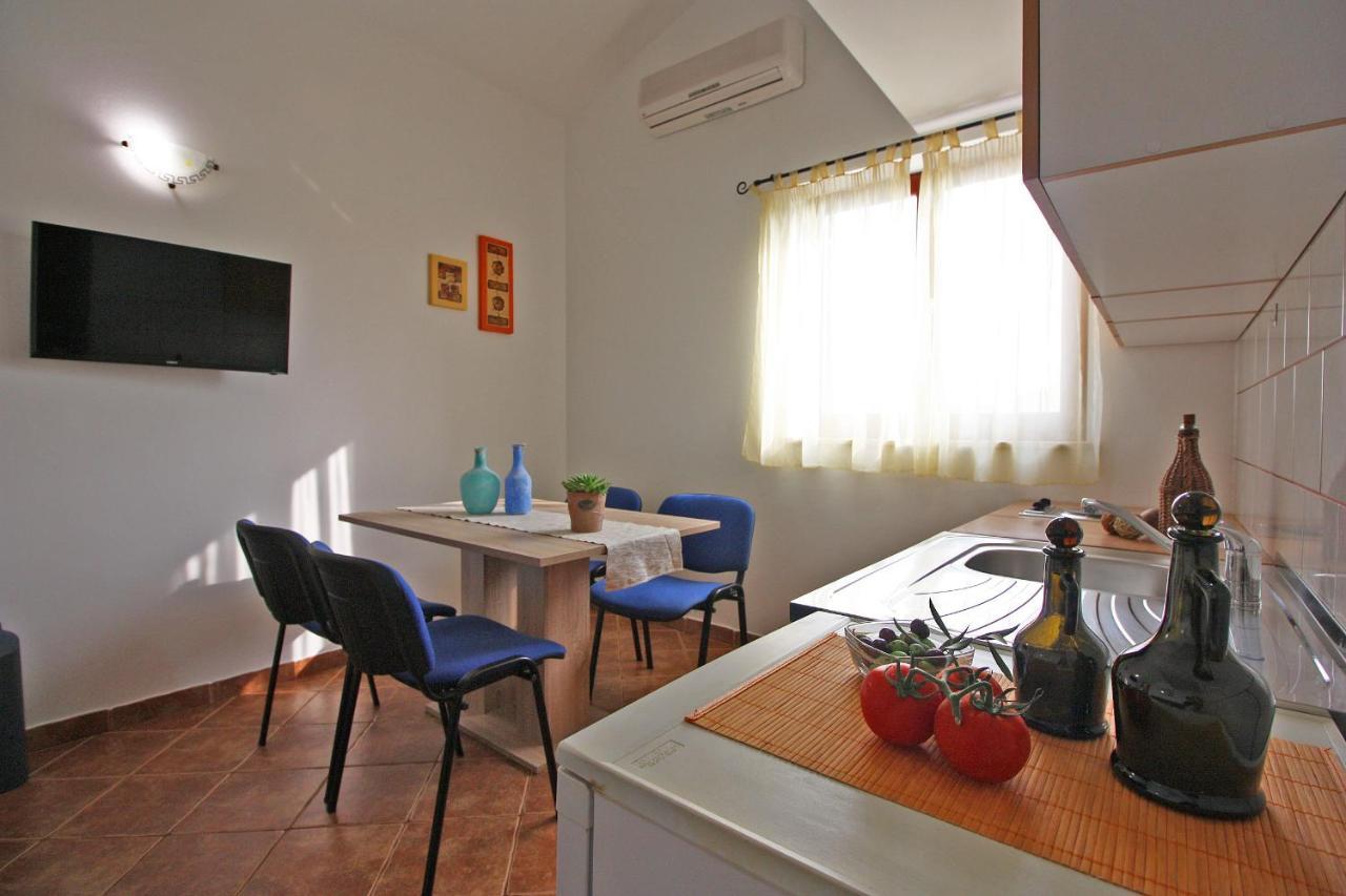 Brijunisol - 3 Apartments Top Position Near The Beautiful Beach Fažana エクステリア 写真